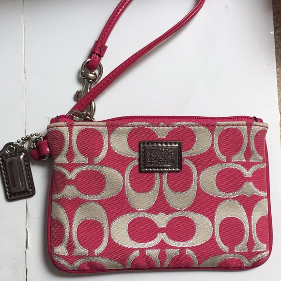 coach wristlet - Picture 1 of 3